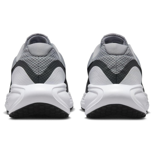 Nike Revolution 8